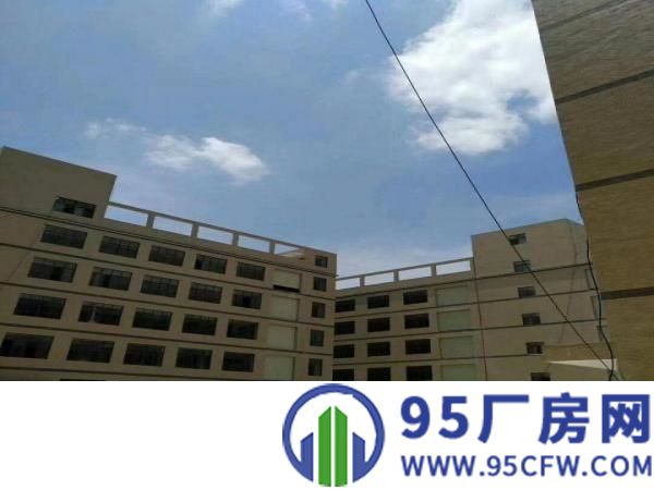 镇隆高速路口边，全新红本厂房出租