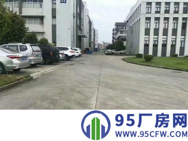 大型厂房出租，2~5万平方米，空地超大，可以做学校