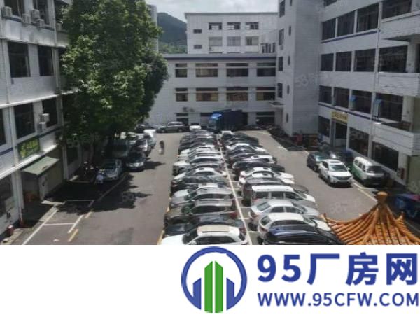 盐田港附近新出楼上800平带精装修厂房出租，200平起租