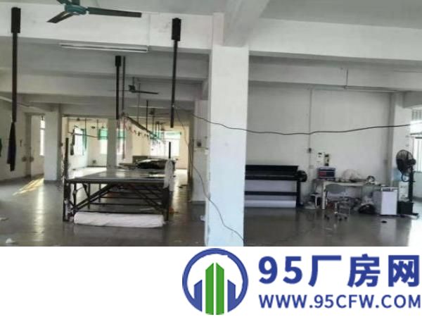 公明下村急租3楼标准厂房580平，可办环评