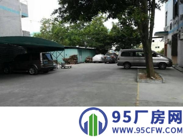 龙岗平湖独门独院厂房分租一二楼带装修带行车厂房