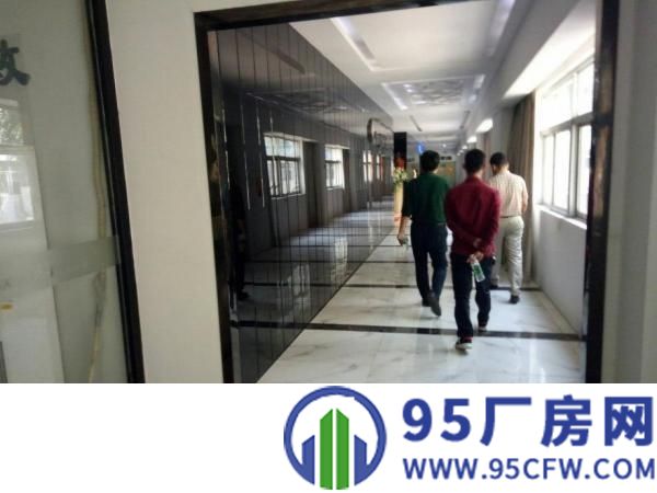 坪山坑梓秀新交警大队旁精装修7600平米厂房出租