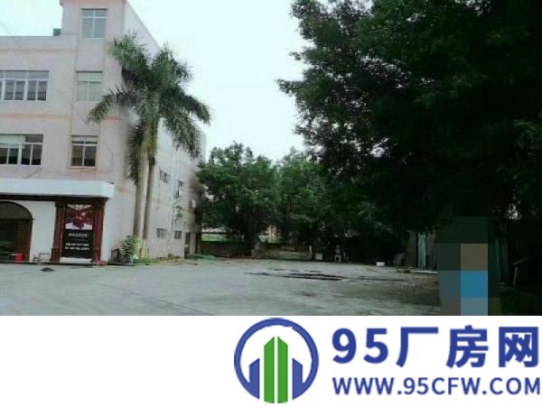 塘坑地铁站旁边一楼厂房2200平米，大小可以分租