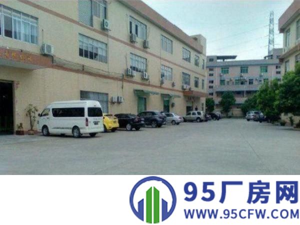 坪山深汕路一楼标准厂房带水电装修出租2000平方米