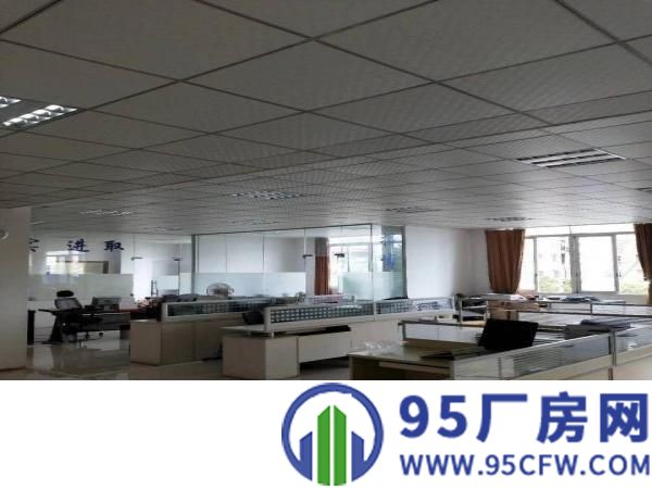 望牛墩高速路出口独院厂房4000平方，租金40000元