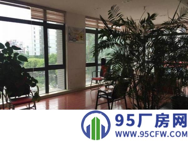清溪清厦办公楼楼上300平方，精装修超靓，形象好