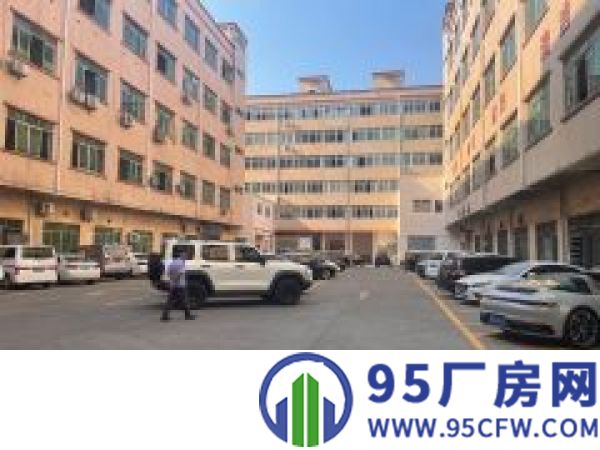 镇口新出楼上一层带有办公室精装修