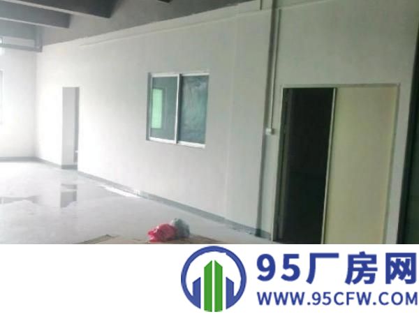 地坪漆，精装修，交通方便，水电消防齐全