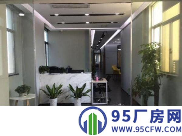龙岗小面积办公室出租，980元带家私，带红本，可申请创业补贴