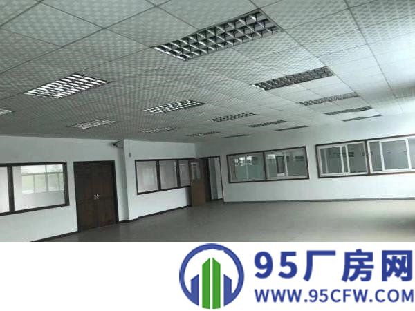 稀缺精装修厂房，水电齐全，周边配套齐全，直接就可以进来生产
